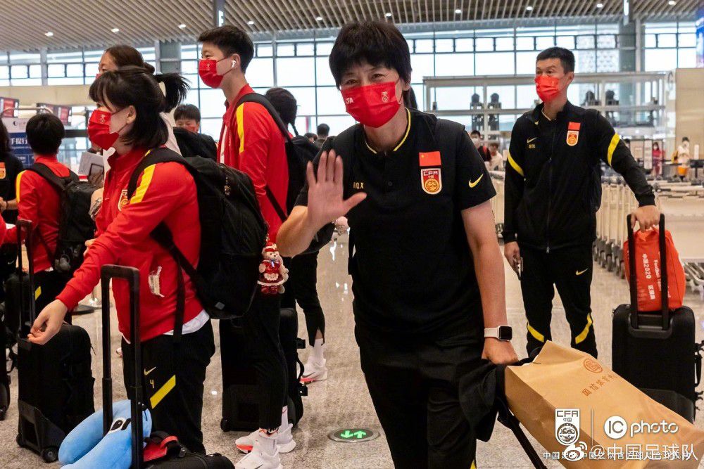 汉密尔顿接受媒体的采访，谈到了首秀攻入处子球的感受。